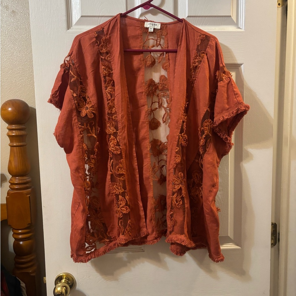Umgee Rust Floral Lace-Trim Open Front kimono